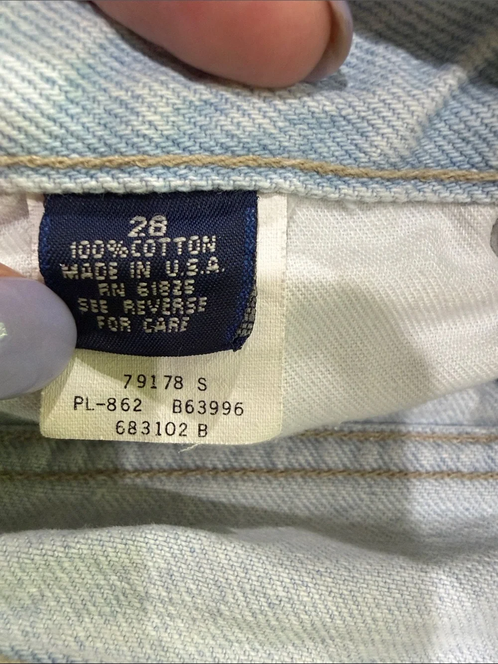 NUOVO County Seat Vintage 90’s Washed Light Blue Denim Long Jort Shorts